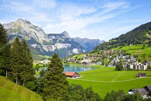 depositphotos_6765028-stock-photo-engelberg-village-in-switzerland.jpg